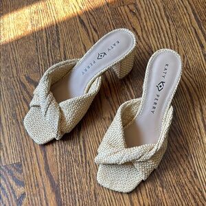 B7 Katy Perry Collections Women’s 8.5/38.5 Beige Woven Block Heels